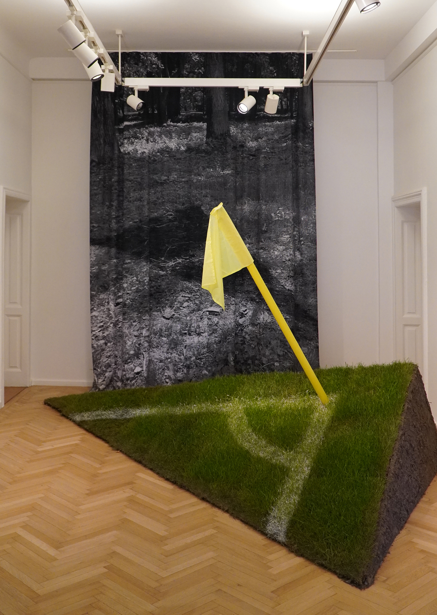 Andrei Tudoran Andrei Tudoran - Corner, instalație, 320 x 230 x 200 cm, 2021